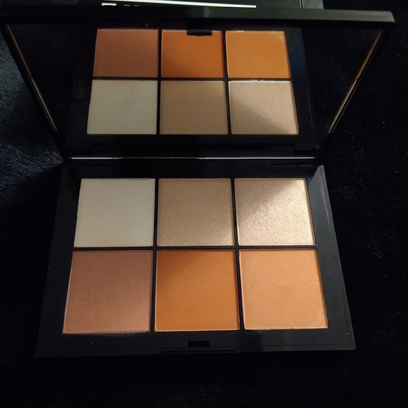 Doucce’s Exclusive Posh Powder Face Palette - Picture 5 of 5
